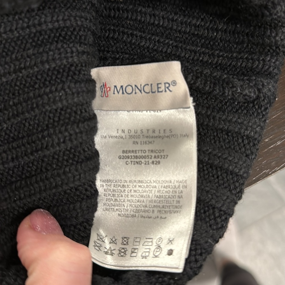 Moncler Women’s Black Knit Beanie - Picture 3 of 4